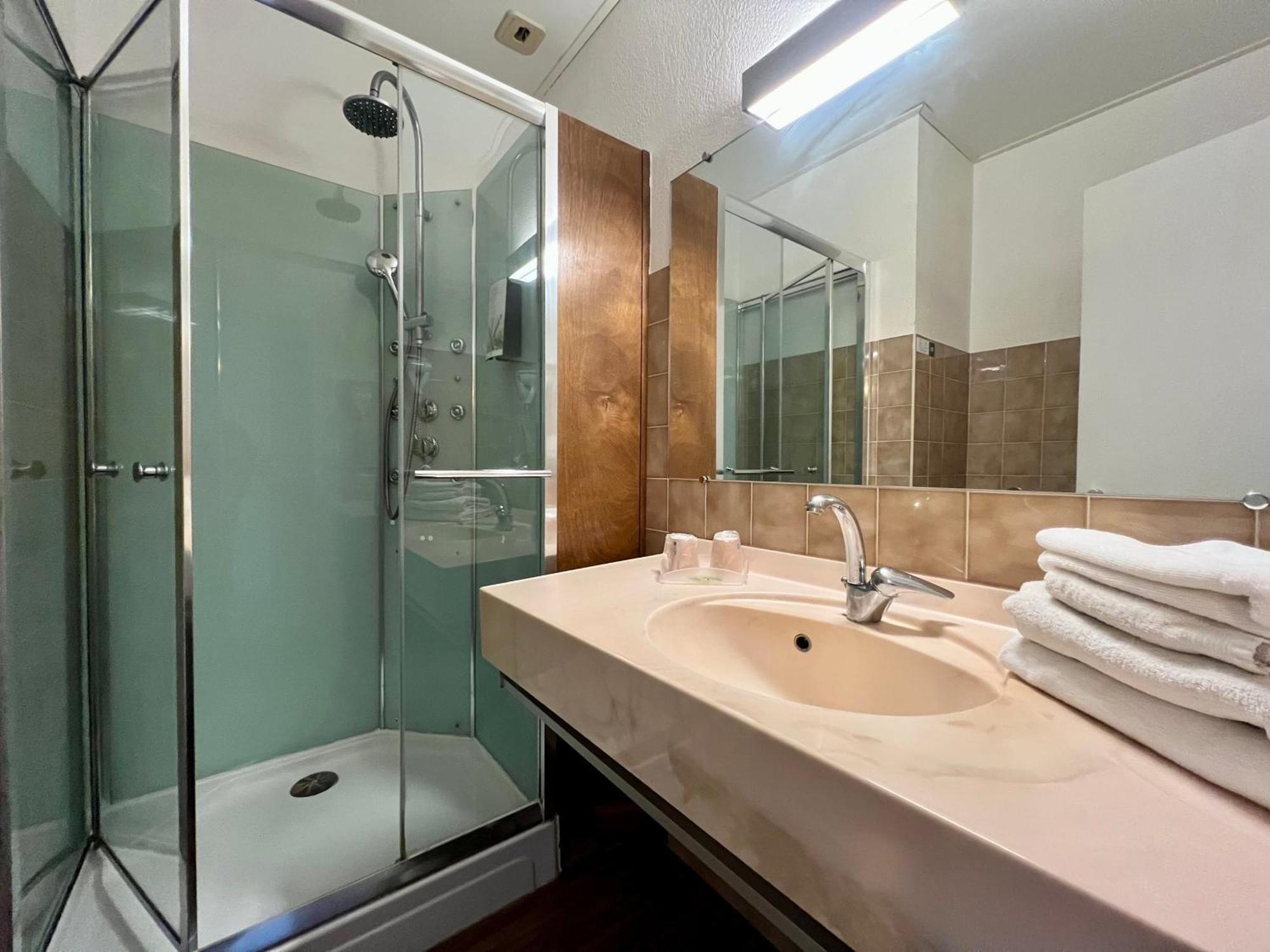 Logis Hotel Restaurant Des Thermes Lamalou-les-Bains Εξωτερικό φωτογραφία